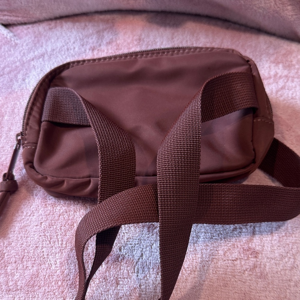 GAP Rich Brown Crossbody Bag - Picture 2 of 4